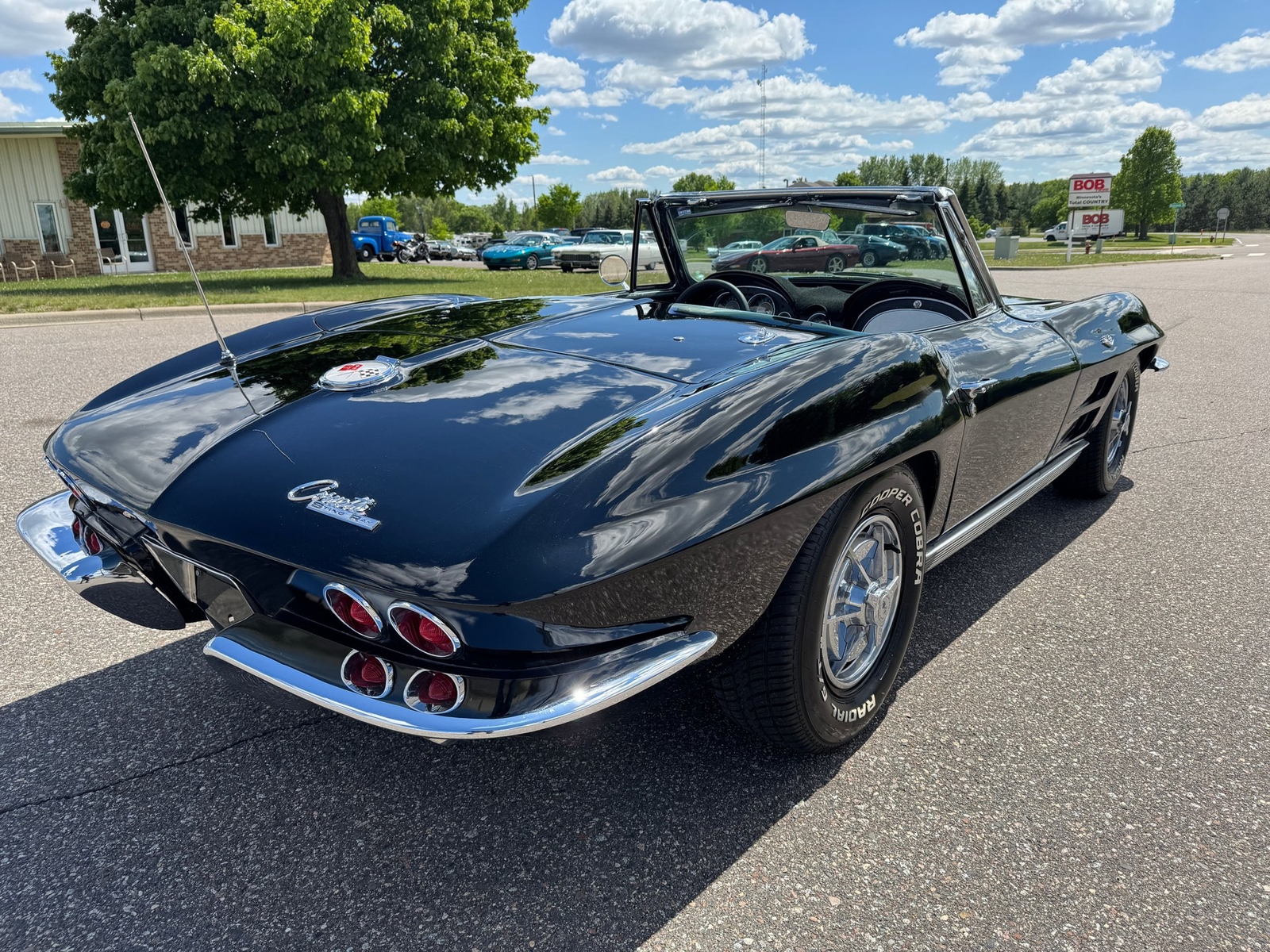 Chevrolet-Corvette-Stingray-Convertible-1963-Convertible-2
