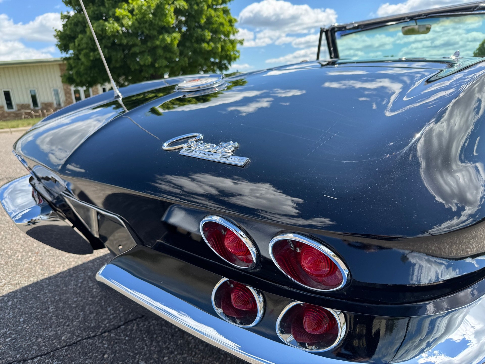 Chevrolet-Corvette-Stingray-Convertible-1963-Convertible-25