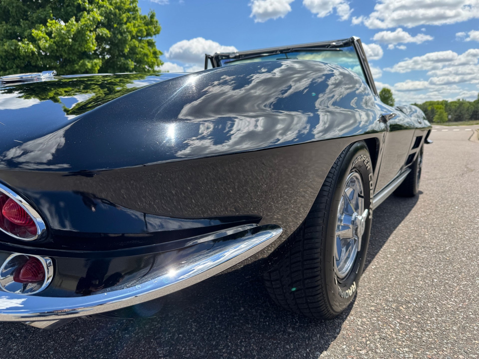 Chevrolet-Corvette-Stingray-Convertible-1963-Convertible-26