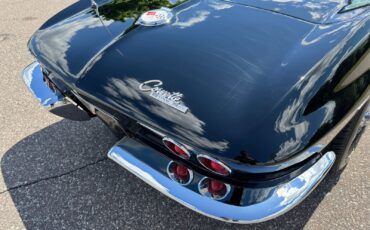 Chevrolet-Corvette-Stingray-Convertible-1963-Convertible-27