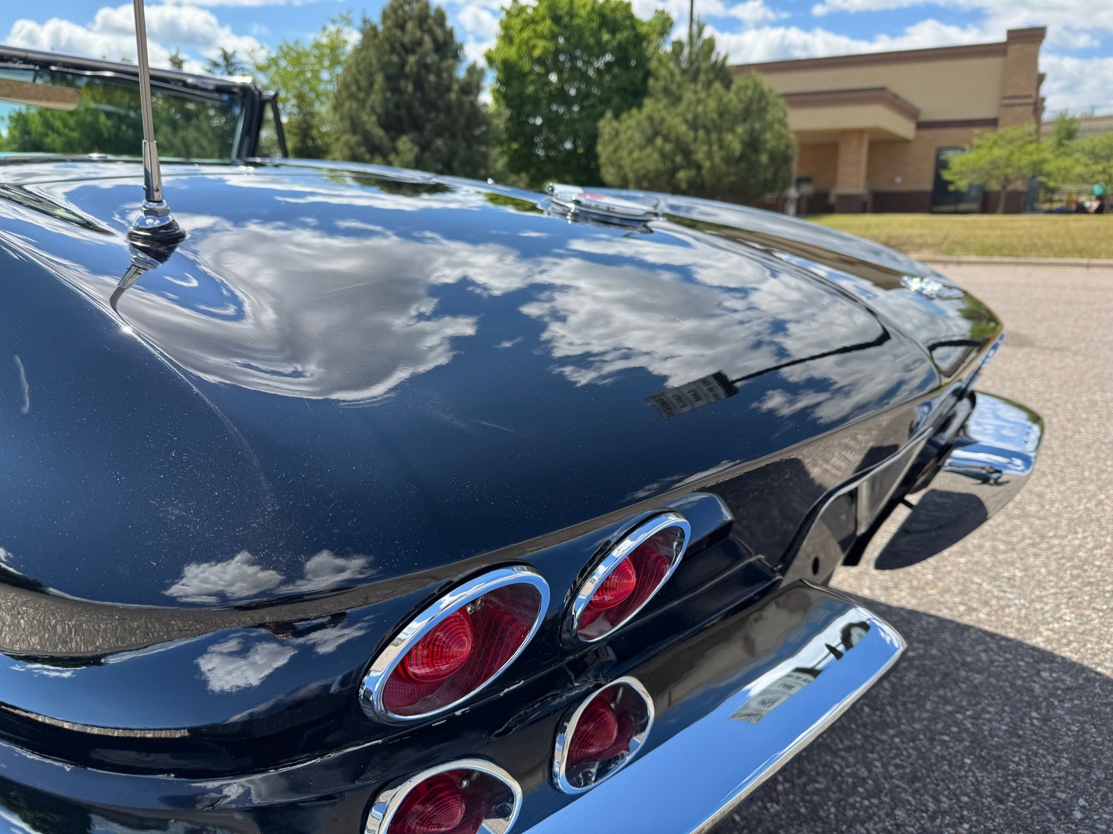 Chevrolet-Corvette-Stingray-Convertible-1963-Convertible-29
