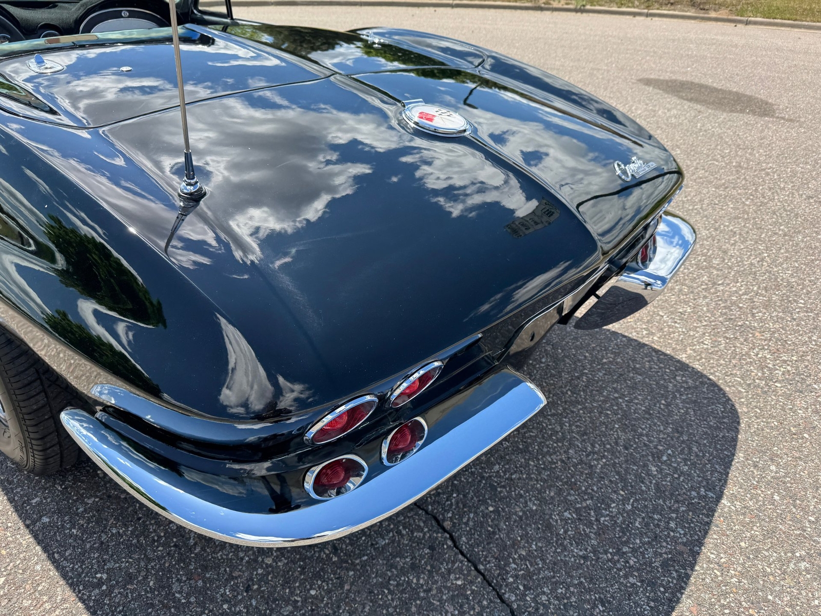 Chevrolet-Corvette-Stingray-Convertible-1963-Convertible-31