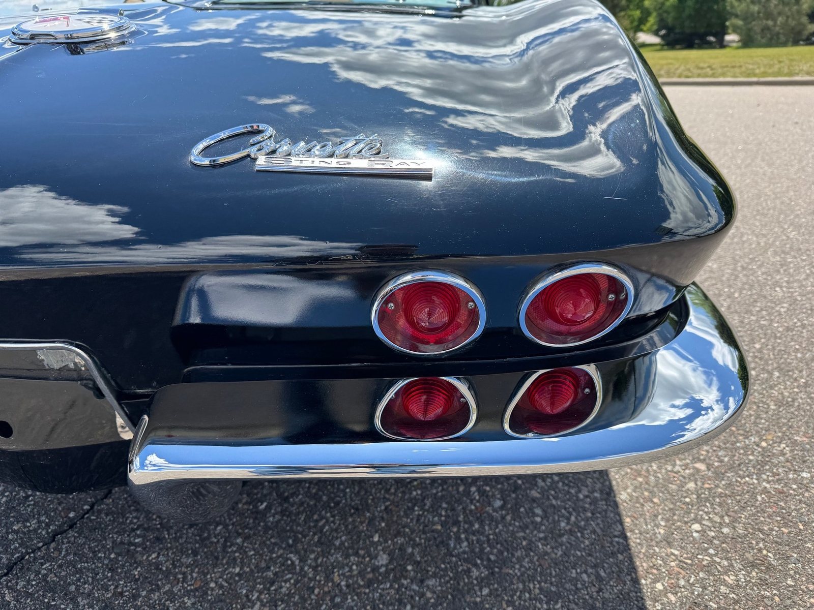 Chevrolet-Corvette-Stingray-Convertible-1963-Convertible-34