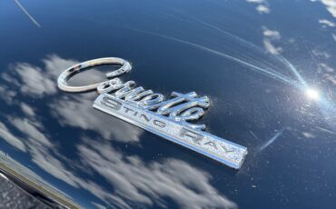 Chevrolet-Corvette-Stingray-Convertible-1963-Convertible-35