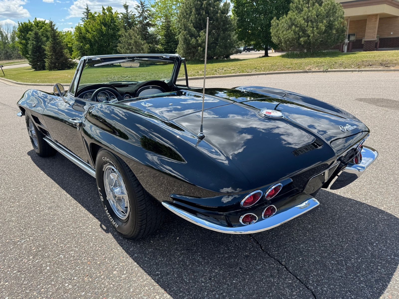 Chevrolet-Corvette-Stingray-Convertible-1963-Convertible-5