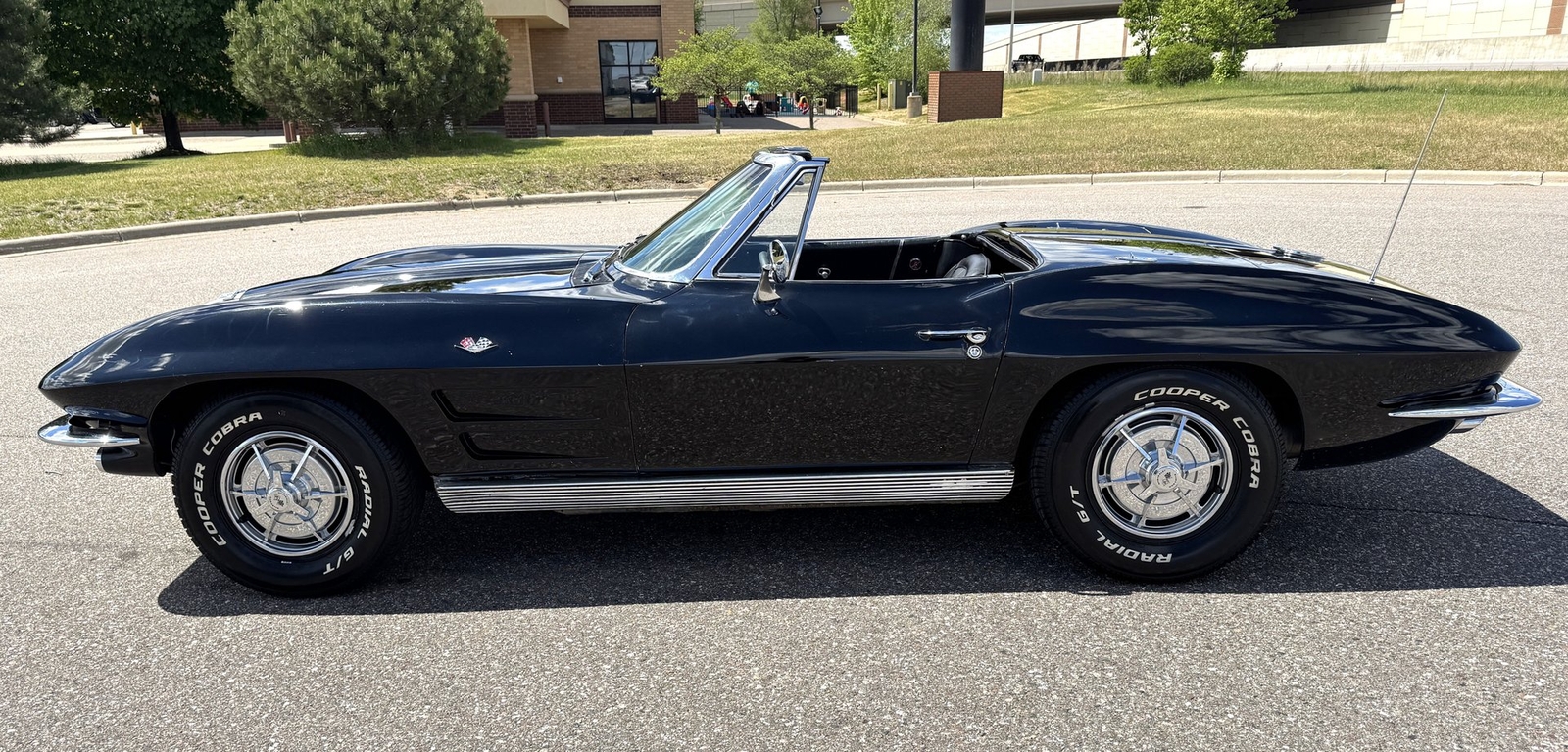 Chevrolet-Corvette-Stingray-Convertible-1963-Convertible-6