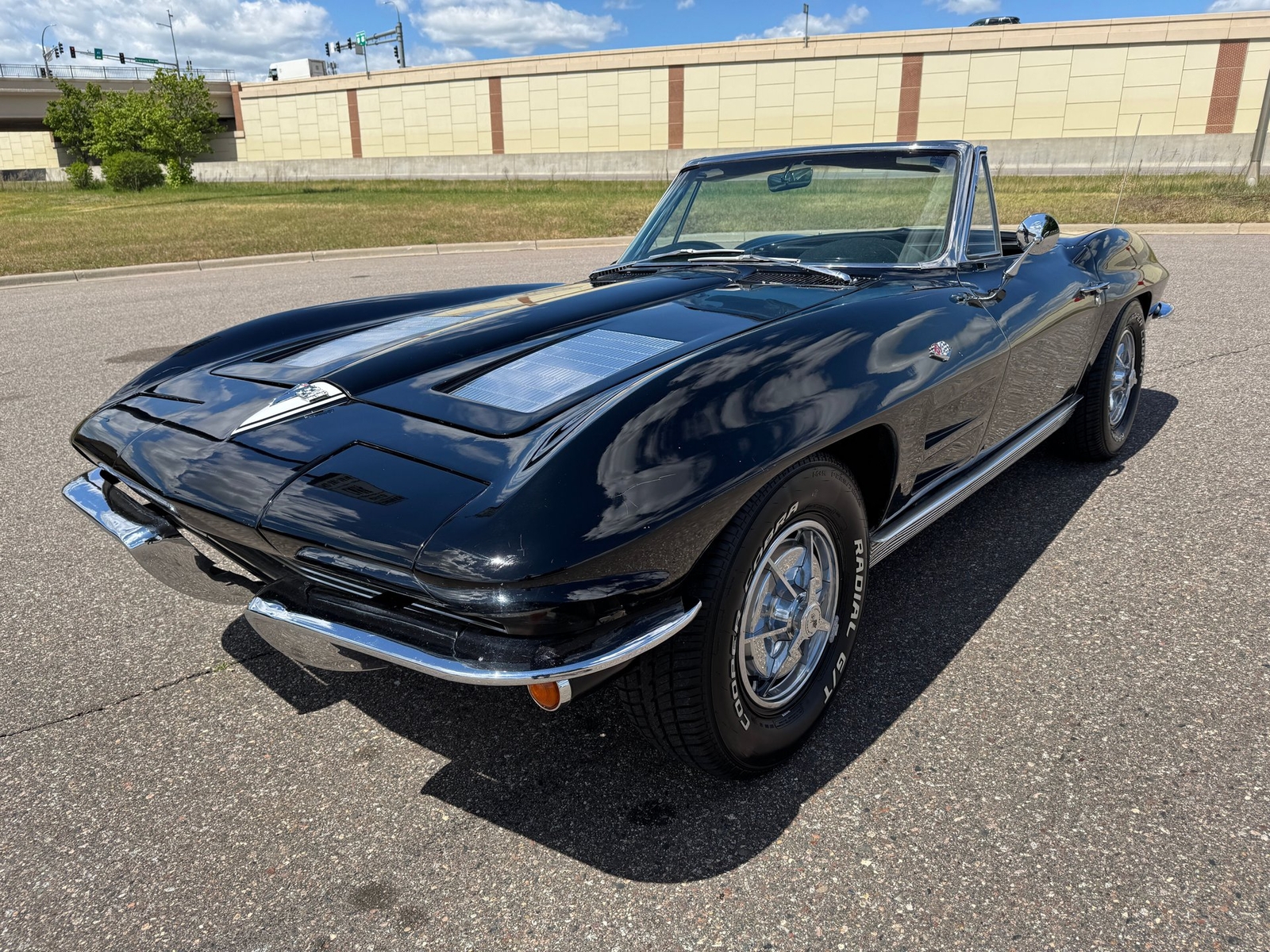 Chevrolet-Corvette-Stingray-Convertible-1963-Convertible-7