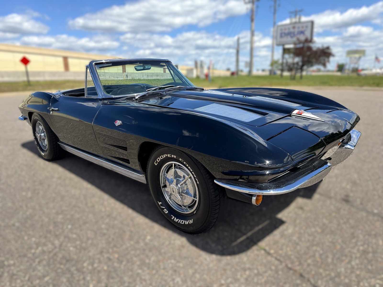 Chevrolet-Corvette-Stingray-Convertible-1963-Convertible