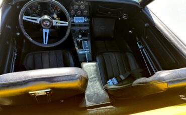 Chevrolet-Corvette-Stingray-Convertible-1971-American-Muscle-Car-2