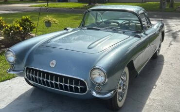 Chevrolet-Corvette-convertible-1956-1