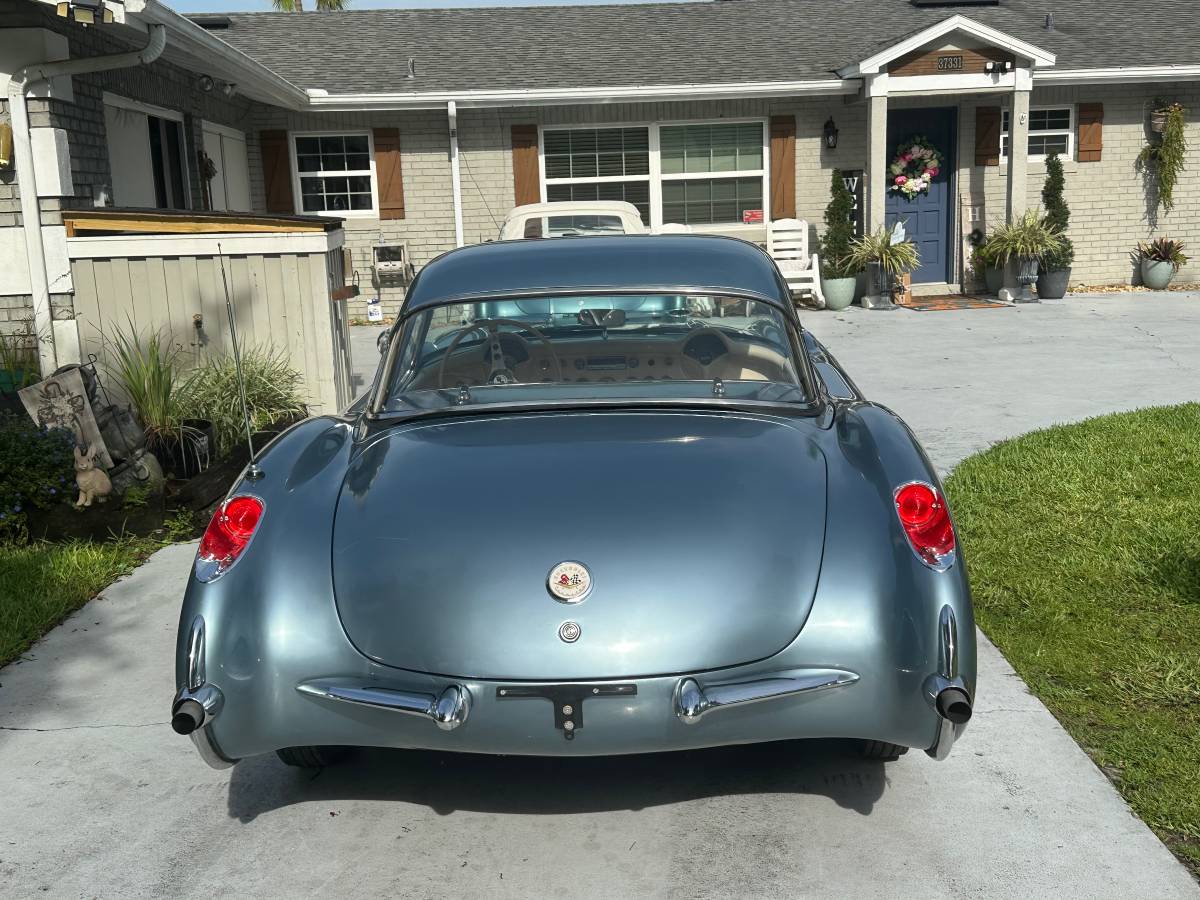 Chevrolet-Corvette-convertible-1956-3