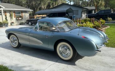 Chevrolet-Corvette-convertible-1956-4