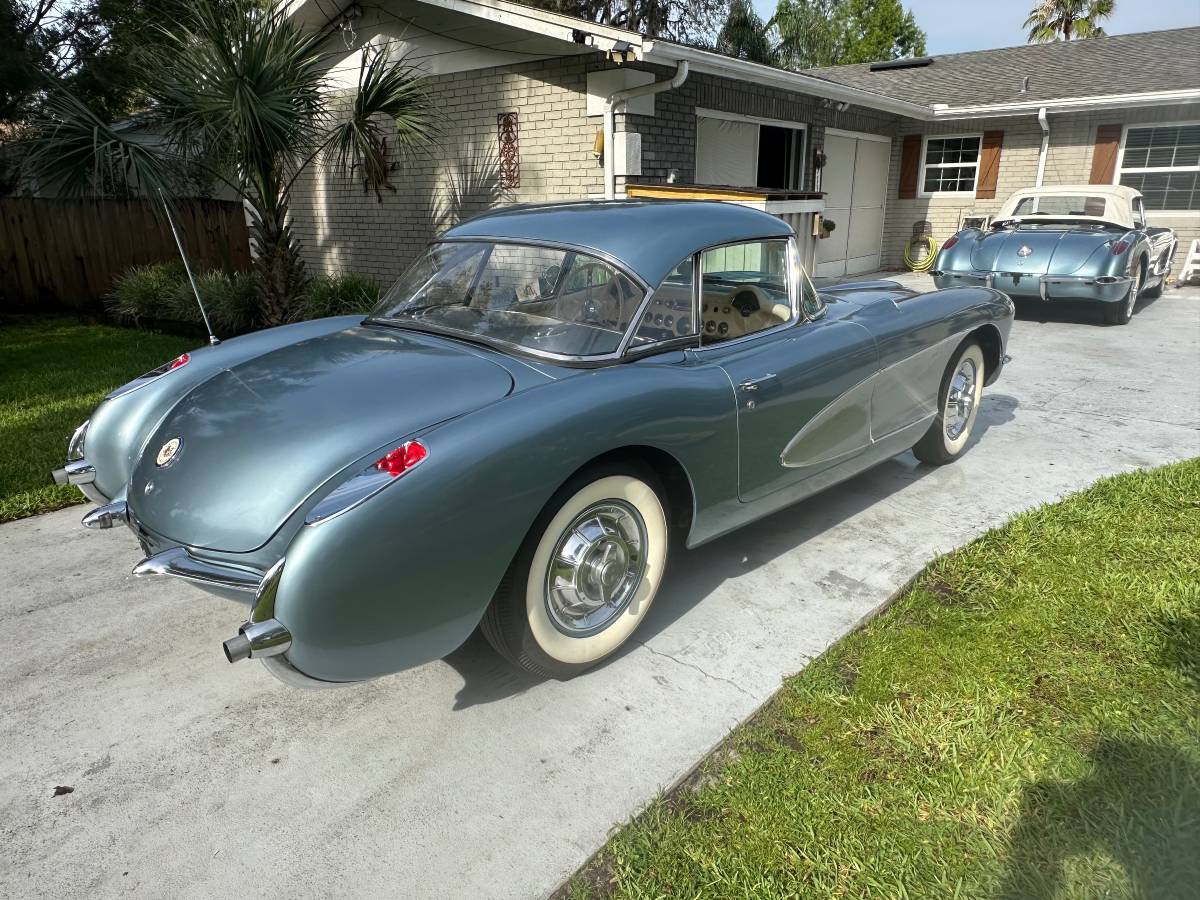 Chevrolet-Corvette-convertible-1956-6
