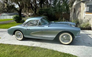 Chevrolet-Corvette-convertible-1956-7