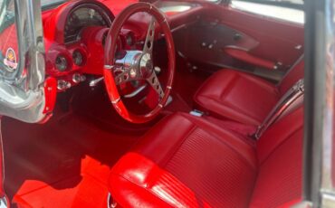 Chevrolet-Corvette-convertible-1961-20
