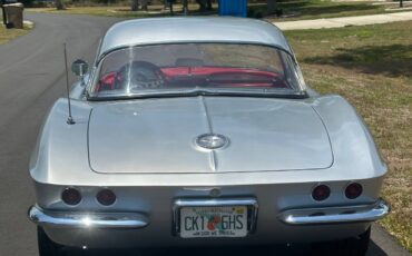 Chevrolet-Corvette-convertible-1961-5