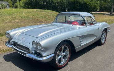 Chevrolet-Corvette-convertible-1961-8