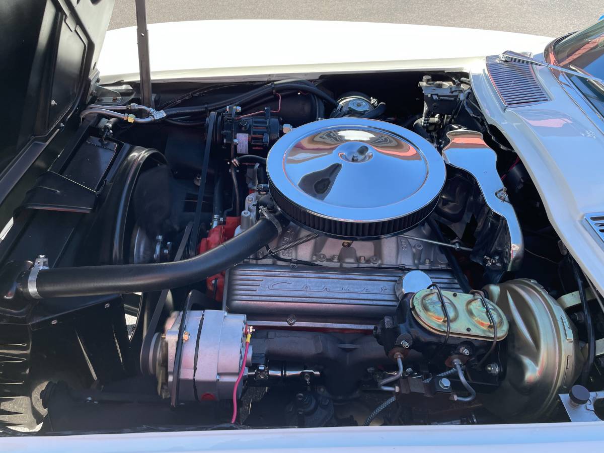 Chevrolet-Corvette-convertible-1963-white-15