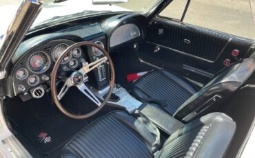 Chevrolet-Corvette-convertible-1963-white-19