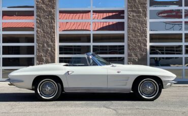 Chevrolet-Corvette-convertible-1963-white-2