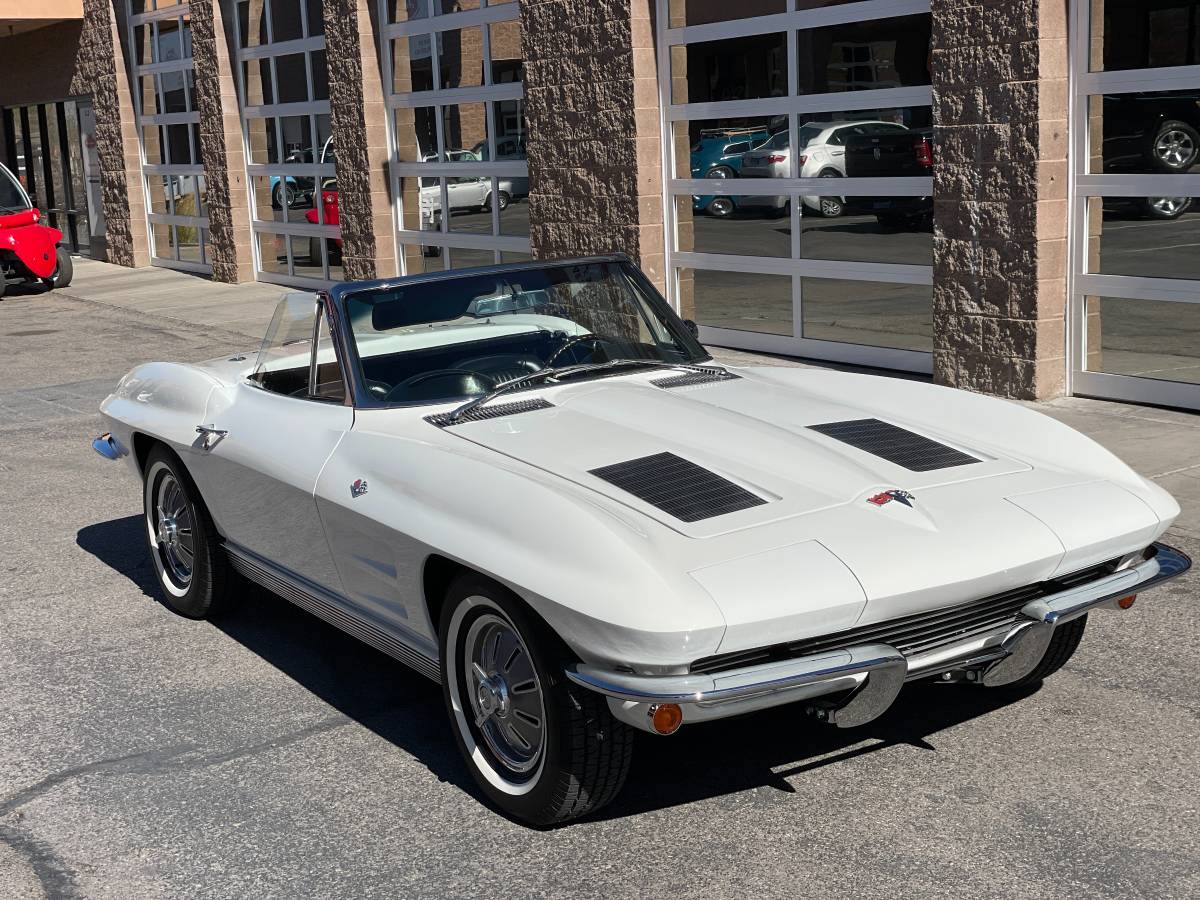 Chevrolet-Corvette-convertible-1963-white-3