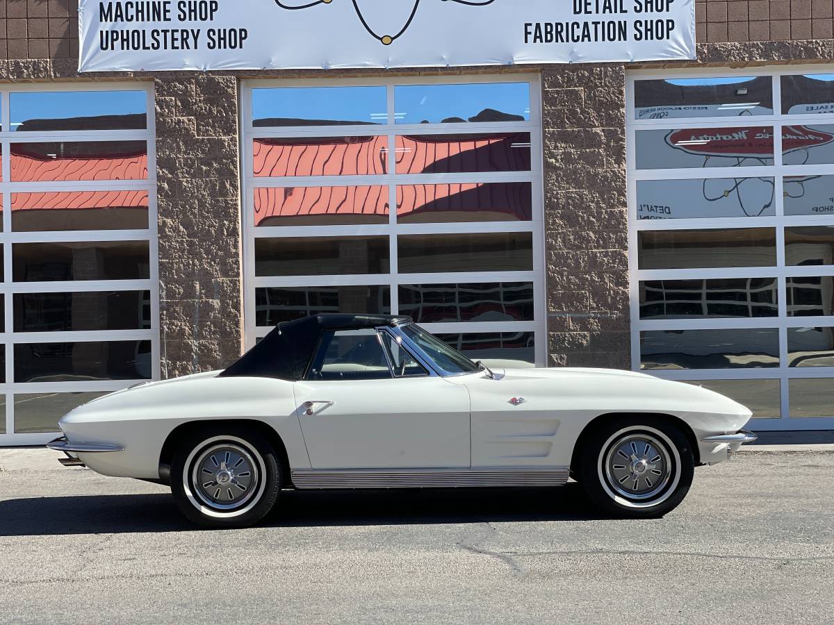 Chevrolet-Corvette-convertible-1963-white-4