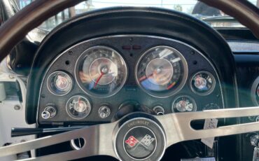 Chevrolet-Corvette-convertible-1963-white-9