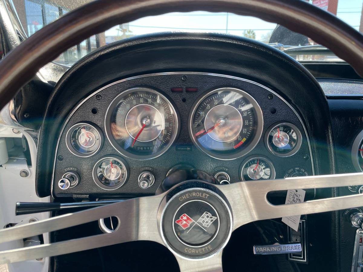 Chevrolet-Corvette-convertible-1963-white-9