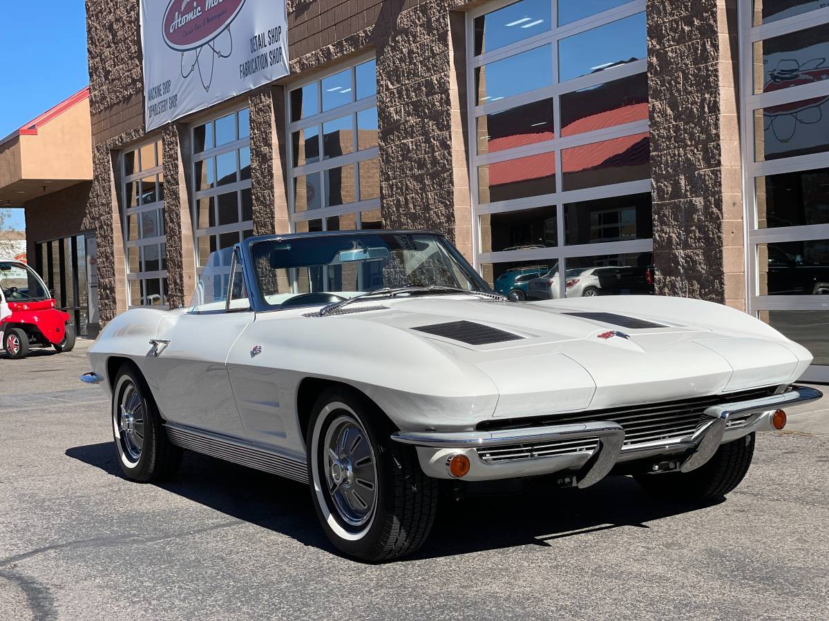 Chevrolet-Corvette-convertible-1963-white