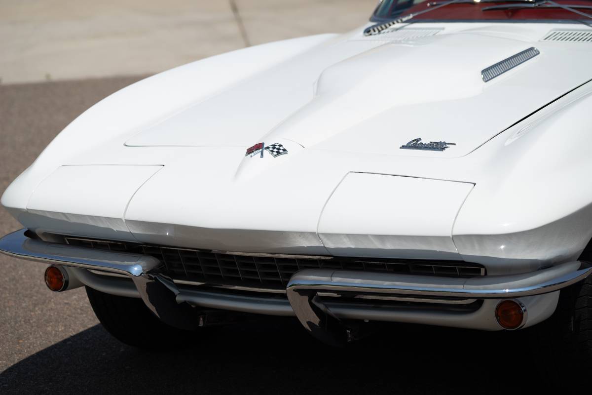 Chevrolet-Corvette-convertible-1966-white-12