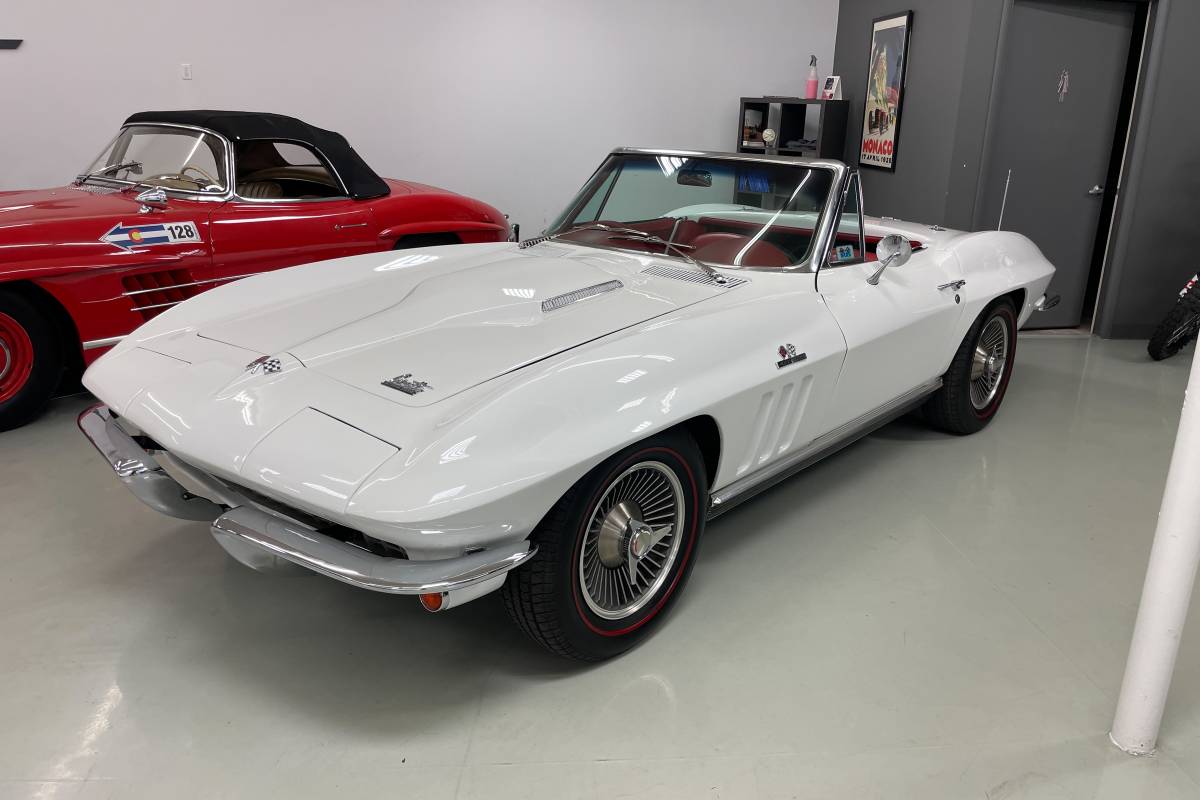 Chevrolet-Corvette-convertible-1966-white-16