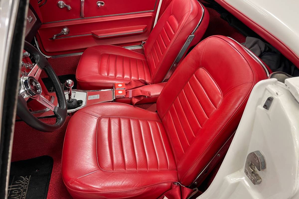 Chevrolet-Corvette-convertible-1966-white-20