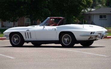 Chevrolet-Corvette-convertible-1966-white-4