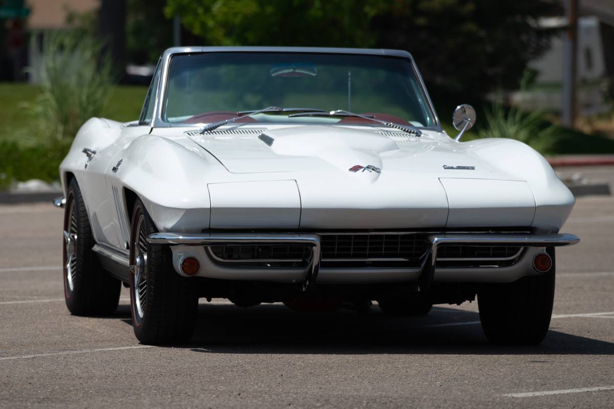 Chevrolet-Corvette-convertible-1966-white-8