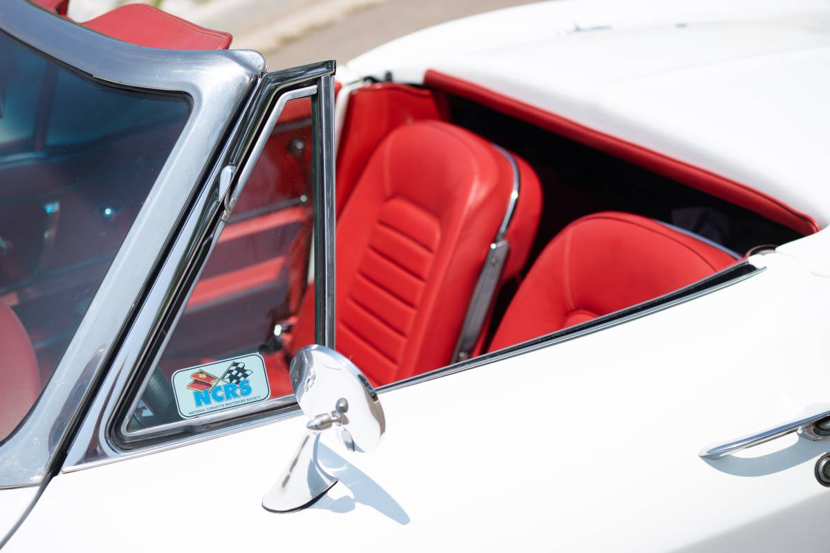 Chevrolet-Corvette-convertible-1966-white-9