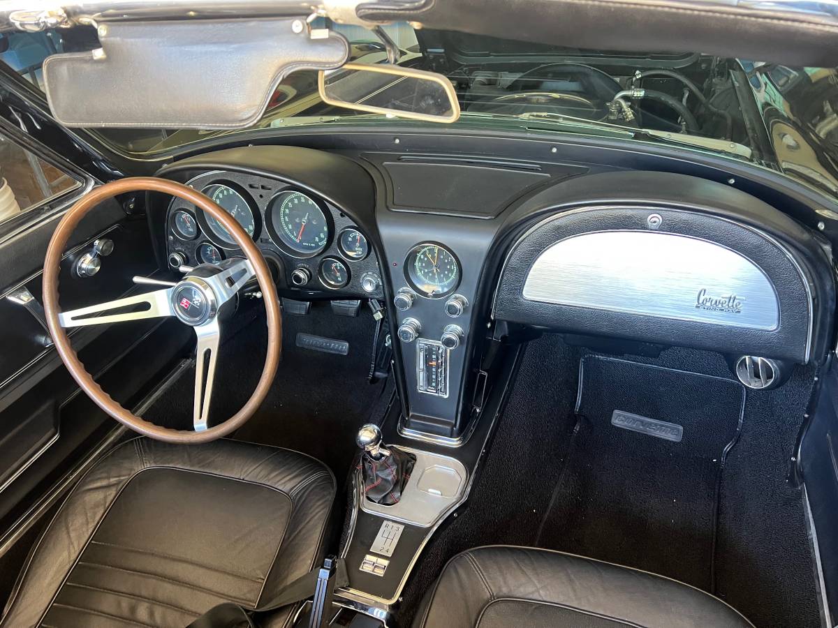 Chevrolet-Corvette-convertible-1967-black-14
