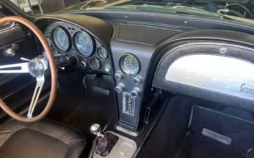 Chevrolet-Corvette-convertible-1967-black-16