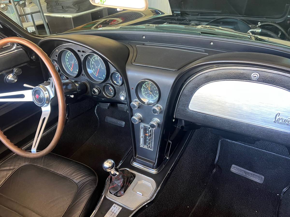 Chevrolet-Corvette-convertible-1967-black-16