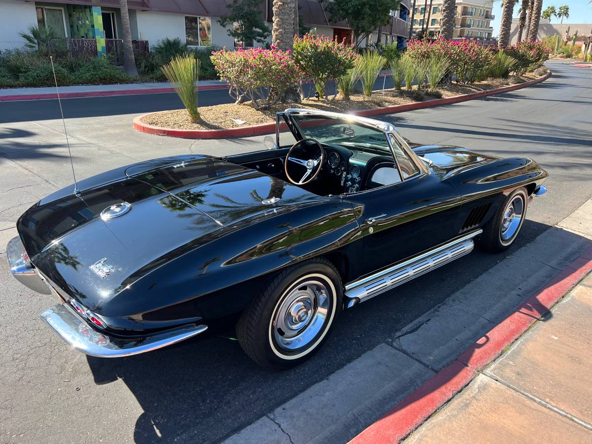 Chevrolet-Corvette-convertible-1967-black-22