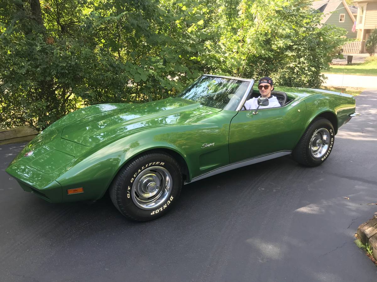 Chevrolet-Corvette-convertible-1973-1