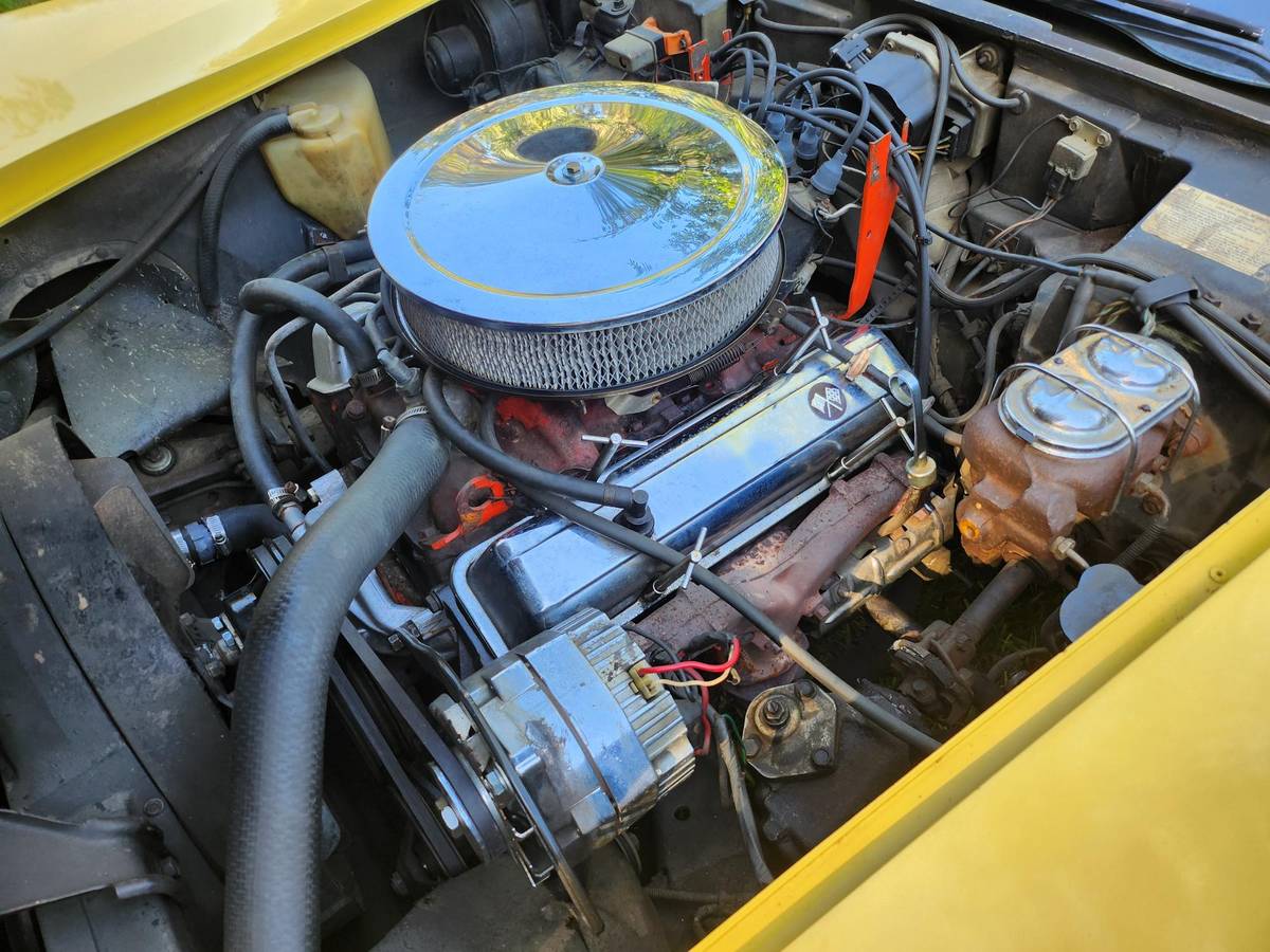 Chevrolet-Corvette-convertible-1974-13