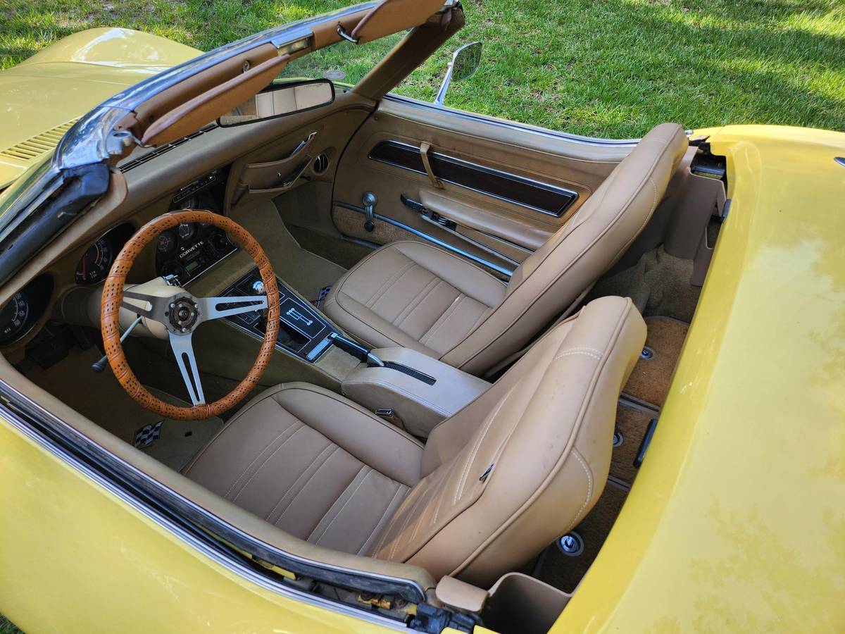 Chevrolet-Corvette-convertible-1974-17
