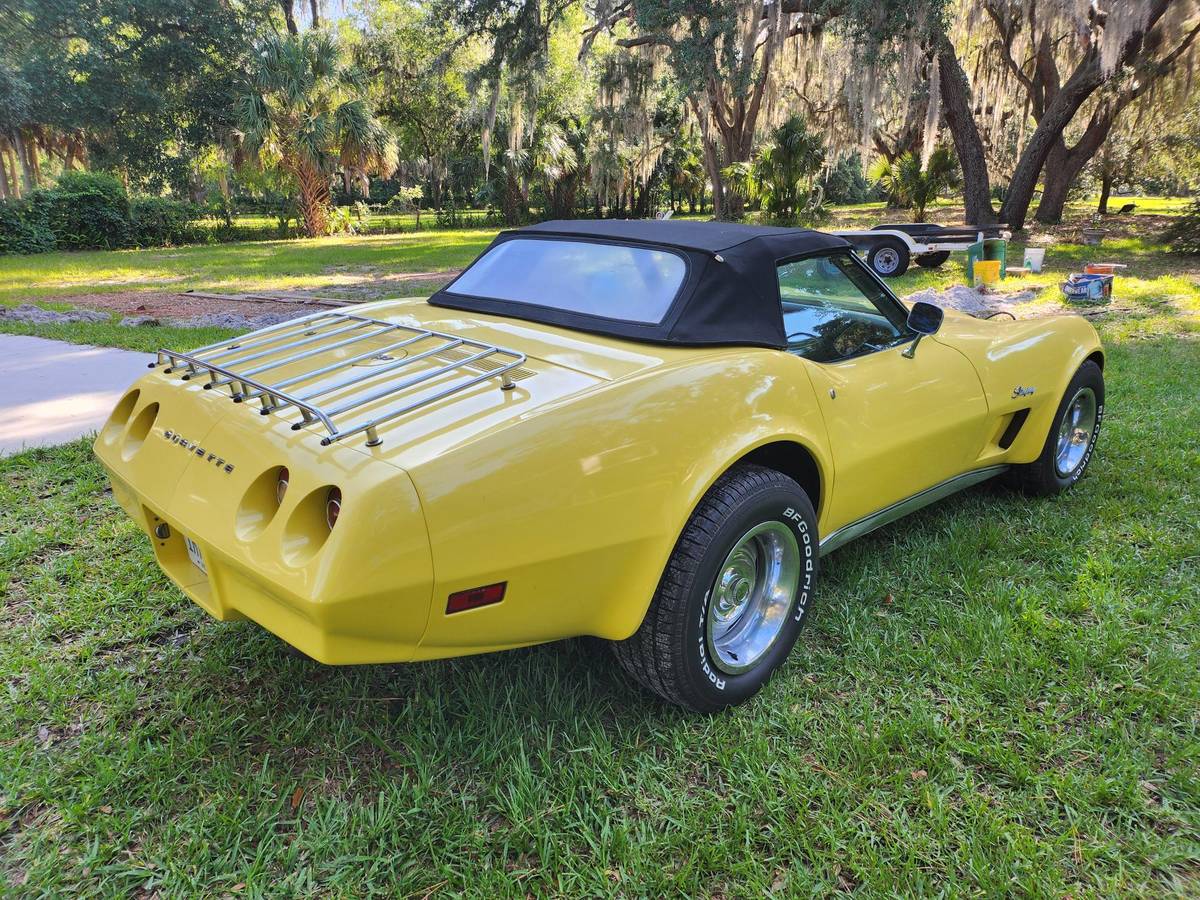 Chevrolet-Corvette-convertible-1974-2