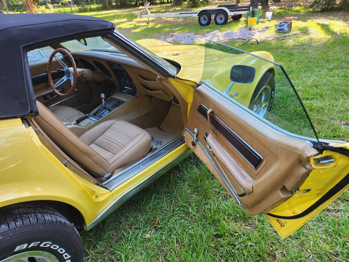 Chevrolet-Corvette-convertible-1974-9