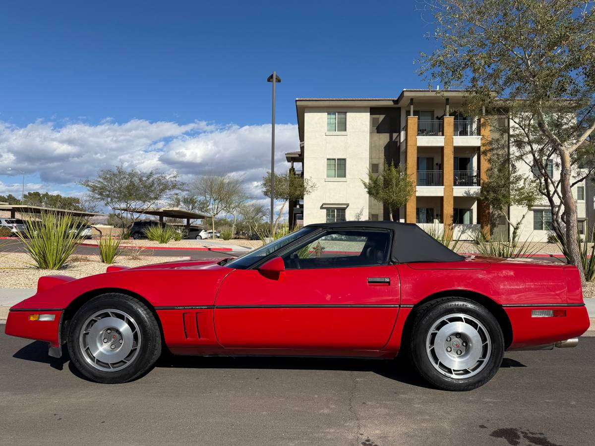 Chevrolet-Corvette-convertible-1987-red-1