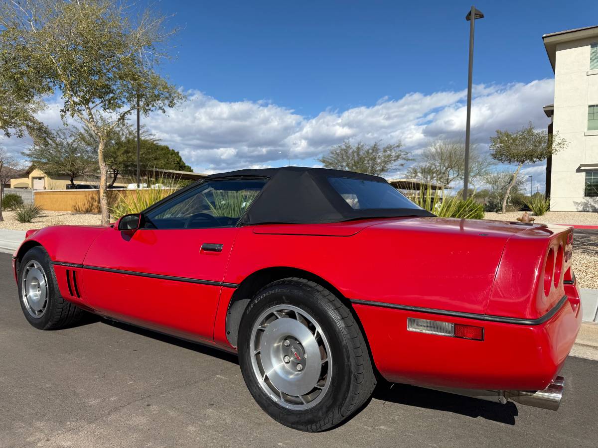 Chevrolet-Corvette-convertible-1987-red-2