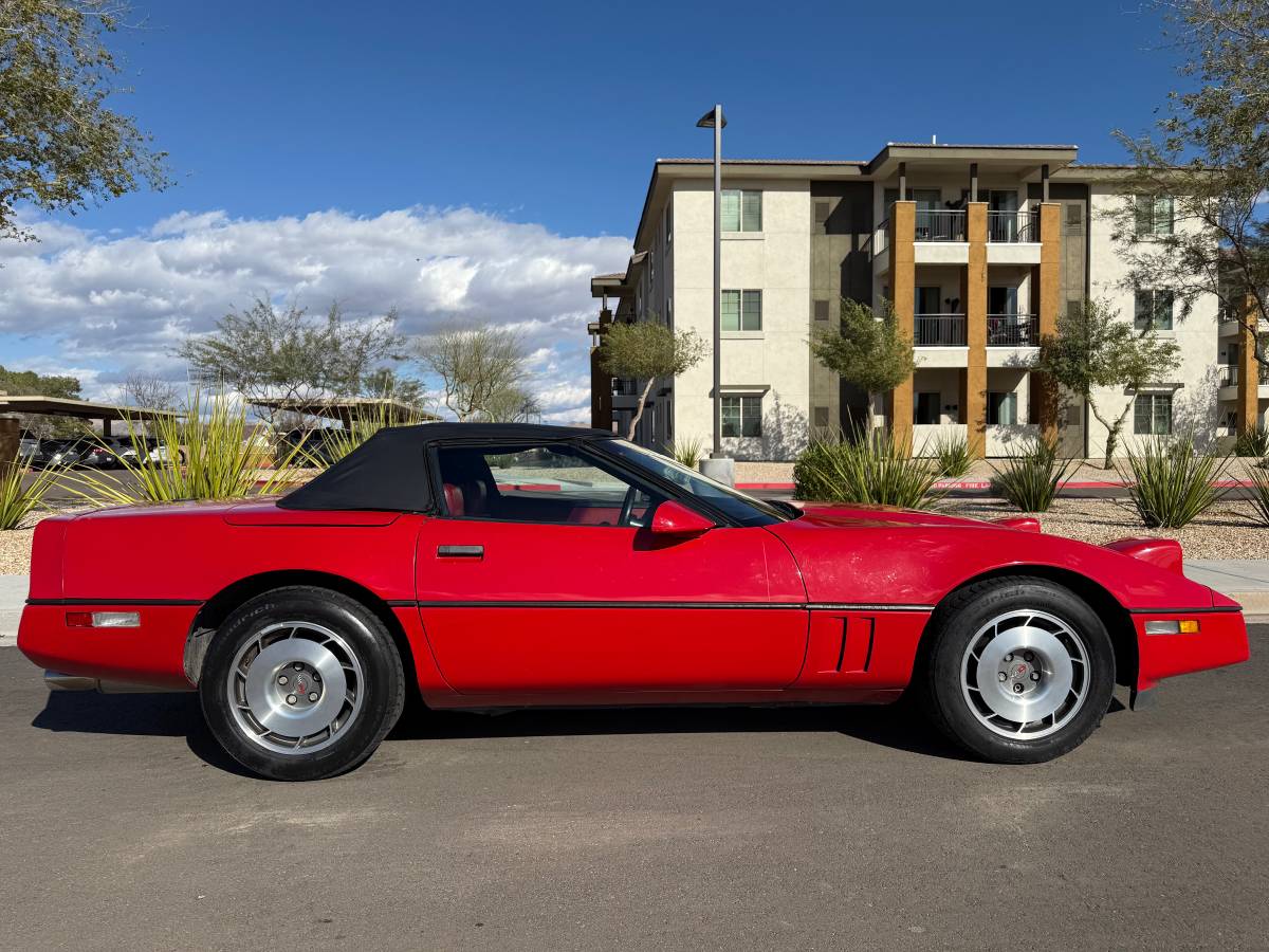 Chevrolet-Corvette-convertible-1987-red-5