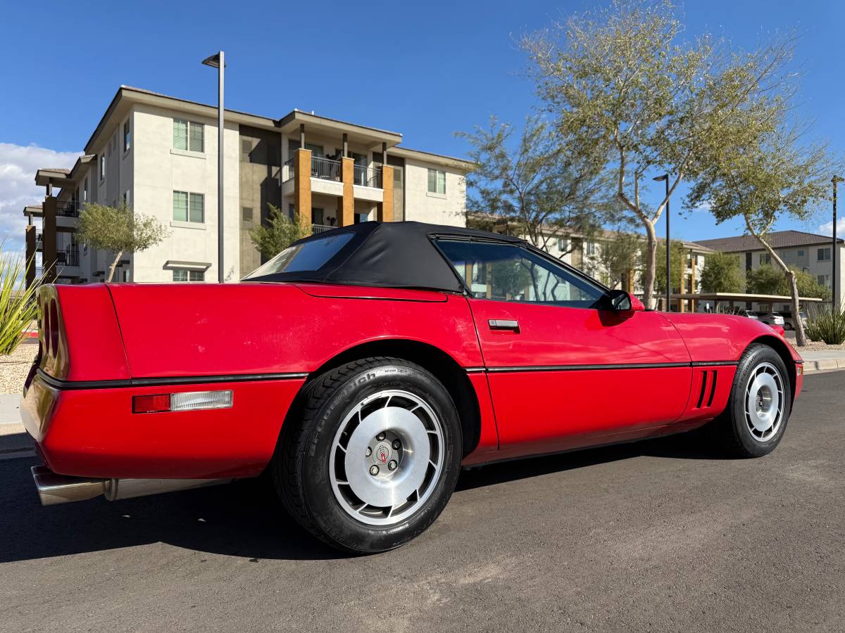 Chevrolet-Corvette-convertible-1987-red-6
