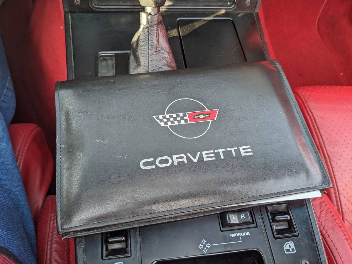 Chevrolet-Corvette-convertible-1988-red-10