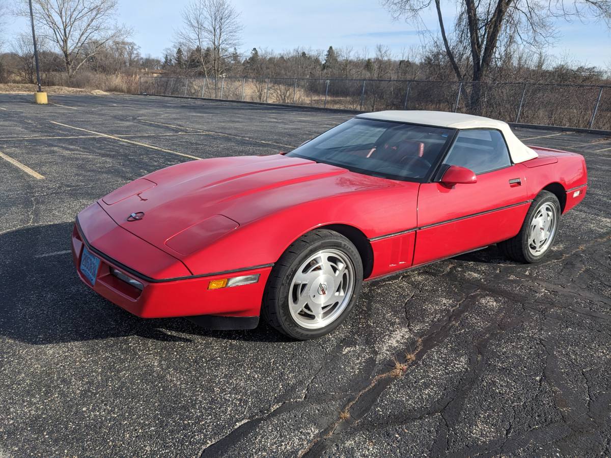 Chevrolet Corvette convertible  1988 red
